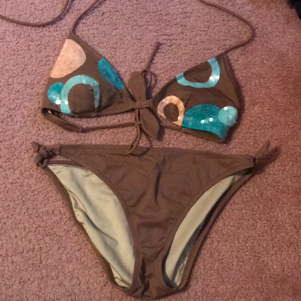 Victoria’s Secret bikini set